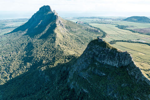 Mauricio: Caminar y escalar la montaña Trois Mamelles