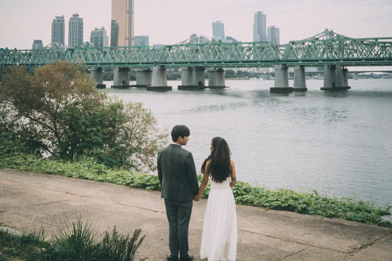 Seoul: K-Drama Style Couple Photoshoot
