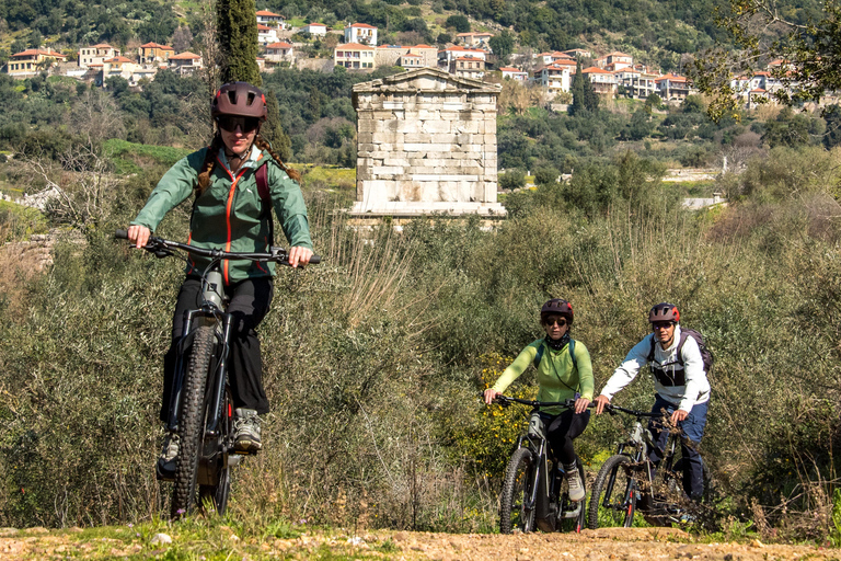 L&#039;ancienne Messénie : Excursion en E-Bike avec visite du monastère et pique-niqueMessène : Excursion en E-Bike avec visite d&#039;un monastère et pique-nique