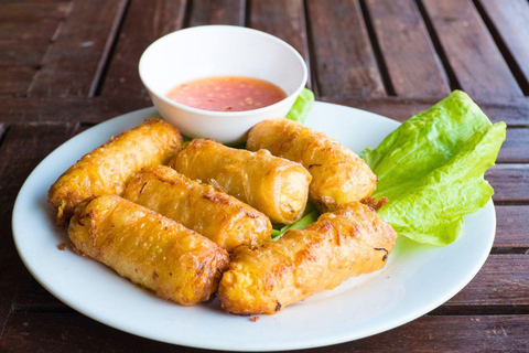 Luang Prabang: Night Market Private Food Tour and BBQ Dinner