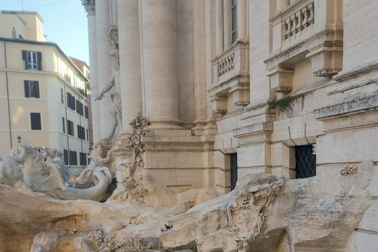 Trevi Fountain Small Group Tour with Entry Tickets