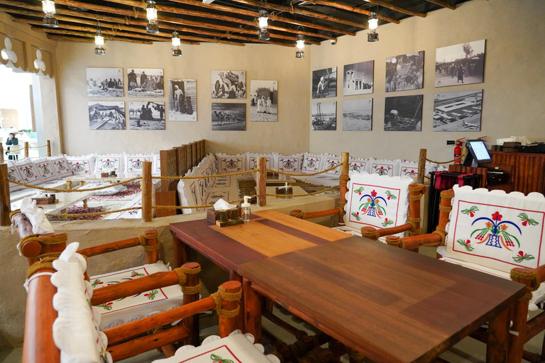 阿布扎比：阿联酋民族餐饮体验选择：汤、沙拉、主菜和水