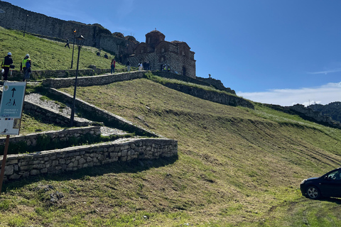 من تيرانا: بيرات، جيروكاستر، وكساميل، جولة لمدة يومين