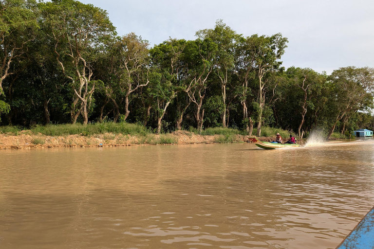 Ontdek de betovering van Chong Kneas Floating VillageDeze optie voor 8 personen