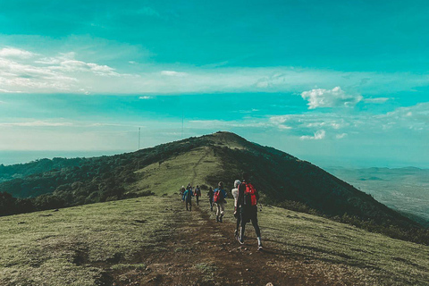 Ngong heuvels: Privé wandeltourNgong heuvels: Privétour voor wandelen en ziplinen