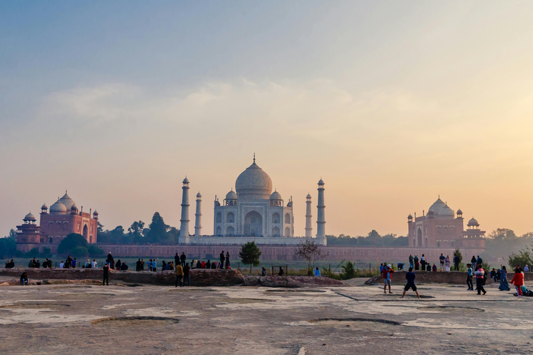 De Delhi : Excursion privée d&#039;une journée à Agra avec repas, spéciale femmesService à Agra : Guide touristique professionnel uniquement