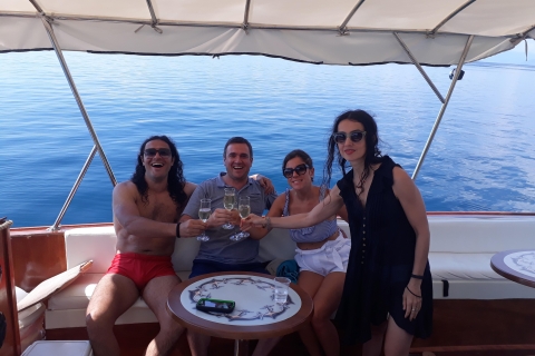 Crucero en barco para degustación de vinos en Ohrid - Vino ilimitadoCrucero en barco para catar vinos en Ohrid