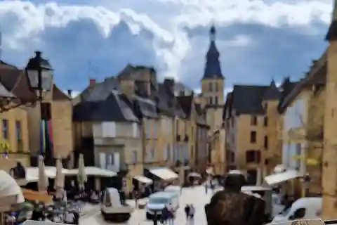 Sarlat: Travel Sketchbook
