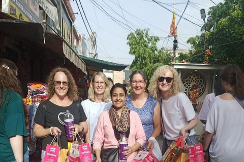 Tour do mercado de Délhi para casamento/têxteis com guia femininoCusto da excursão de dia inteiro