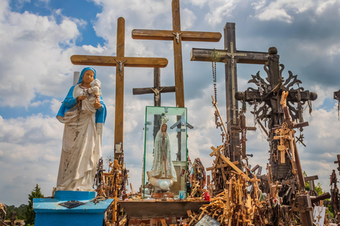 De Riga: Viagem à Colina das Cruzes e uma Jelgava encantadaViagem à Colina das Cruzes e uma Jelgava encantada saindo de Riga