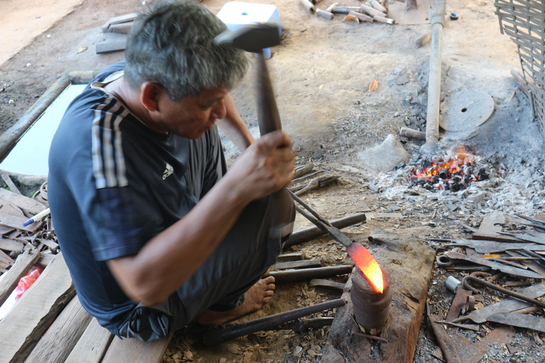 Hoi An: Knife-making Workshop with Hotel Pickup