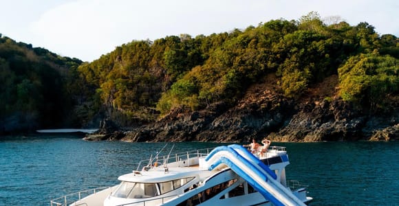 Phuket: Racha & Coral Islands Catamaran Trip with Lunch