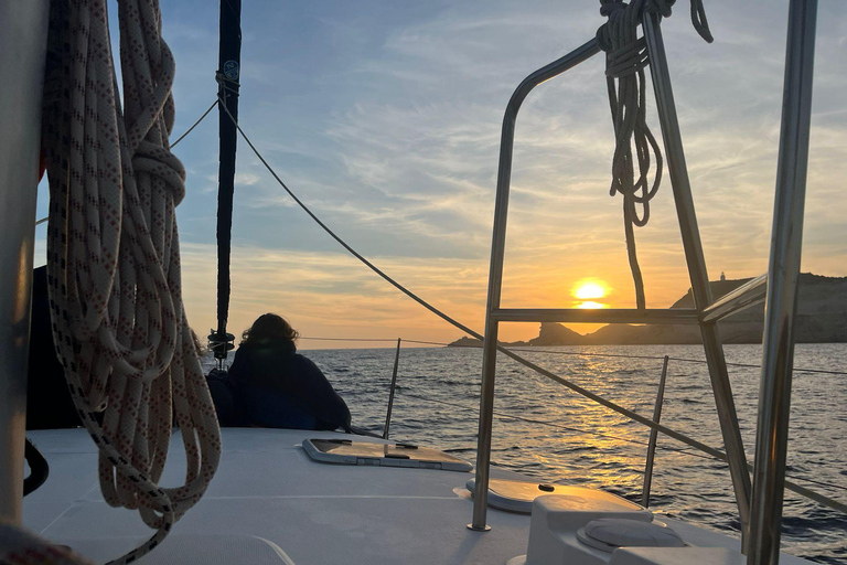 Bonifacio by sailboat 7h: Luxury, Relaxation and Sublime Landscapes Bonifacio by sailboat 7h: Luxury, Relaxation, and Sublime Landscapes