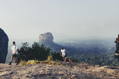 From Kandy: Sigiriya & Dambulla Day Tour with Safari