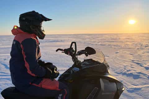 Arktische Freiheitstour – Private Schneemobil-Tour in Ylläs