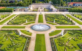 Hanover: Royal Gardens of Herrenhausen Guided Tour