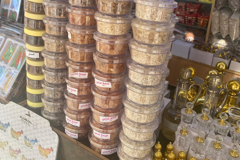 Salalah City Tour: Mosque, Al Gharif Project and Royal Farm