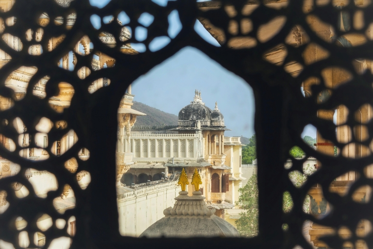 Jaipur : Visite guidée de 3 jours de Jodhpur et Udaipur au départ de JaipurVoiture+conducteur+guide seulement