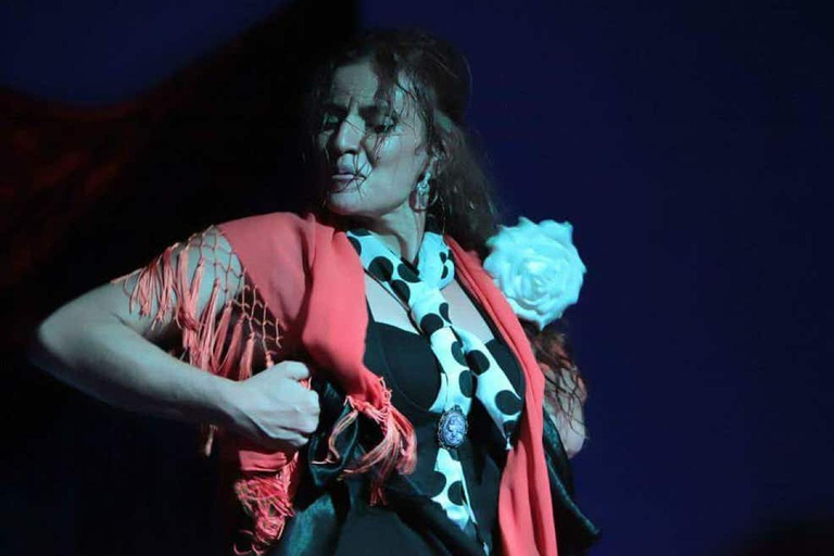 Málaga: show de flamenco no centro de arte KelipéIngresso - C - Mesas altas