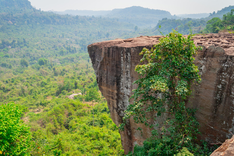 库伦山：摩托车探险之旅，前往失落的城市寺庙古伦山：摩托车探险之旅，探访失落的城市寺庙