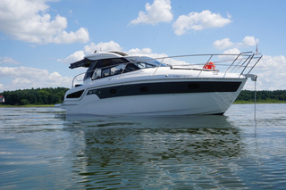 Waren (Müritz): Day cruise motor yacht with skipper - 8 hours