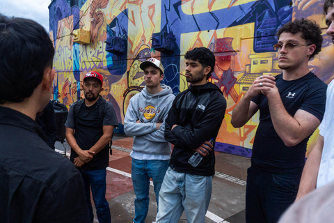 Medellín: Experience Comuna 13 with a local guide and weave your own souvenir [Max. 8]