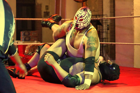 Cholitas Wrestling Ticket – La Paz Show + Transfer