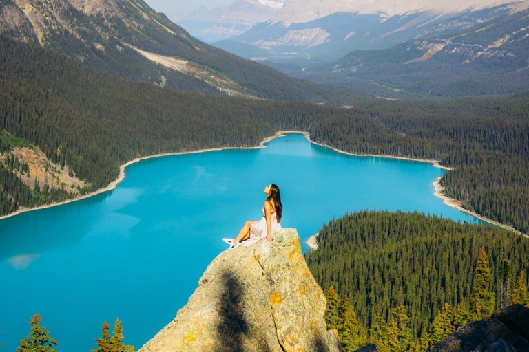 Banff/Calgary: Crowfoot Glacier and 5 Iconic Lakes Day Trip