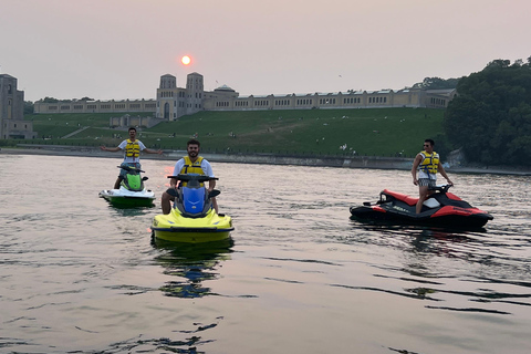 Toronto: Jet Ski Guided Tour with Training Session Toronto: Jet Ski Guided Tour with Training Session