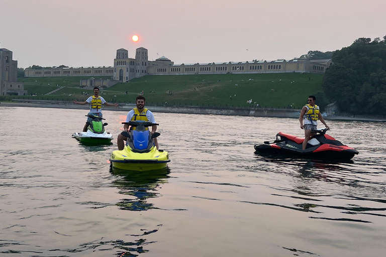 Toronto: Jet Ski Guided Tour with Training Session Toronto: Jet Ski Guided Tour with Training Session