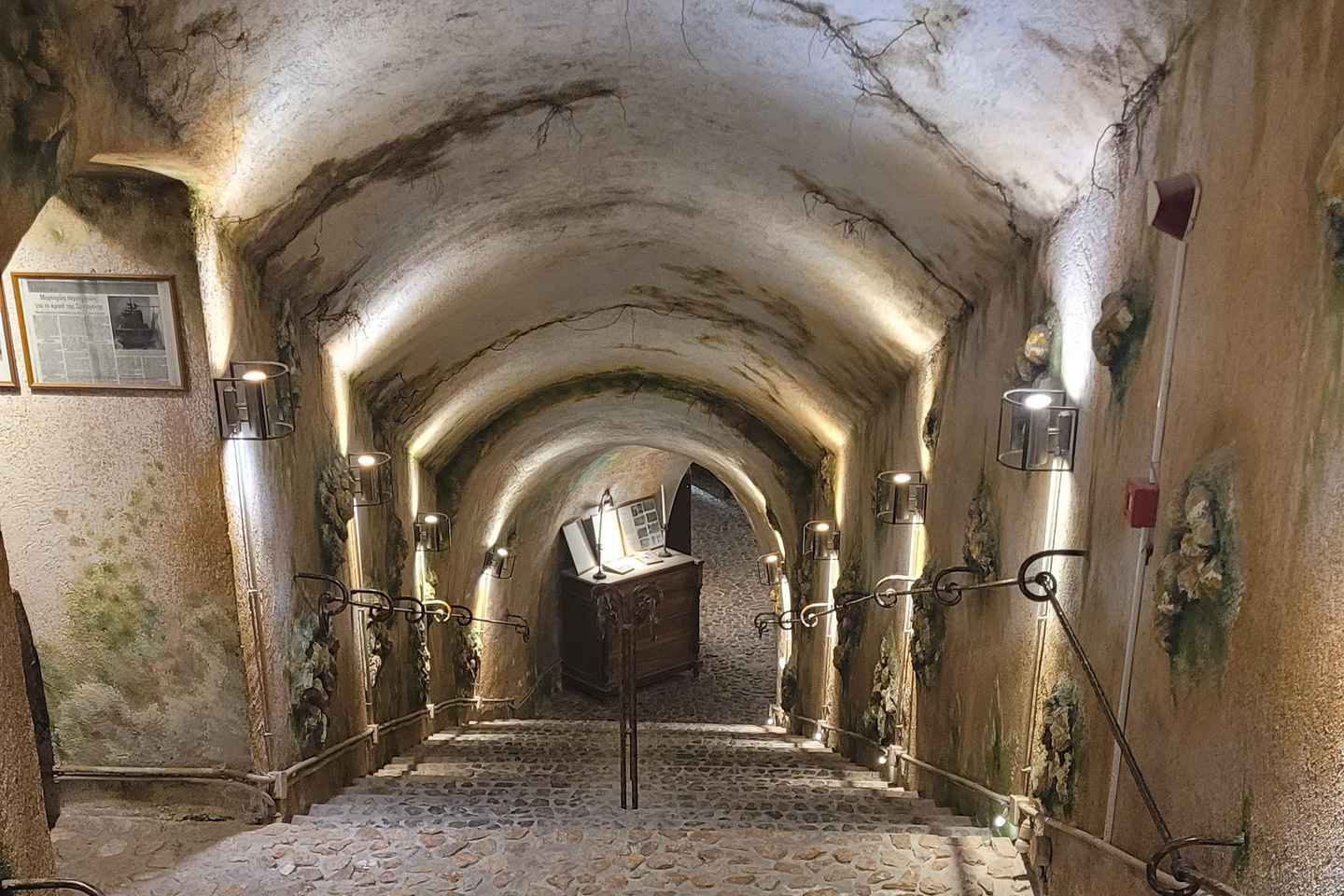 Santorini: Family Island Tour with Winery Visit