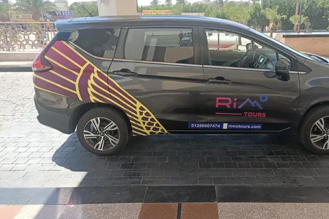 Dubai: Privater Transport vom Flughafen Dubai nach Dubai