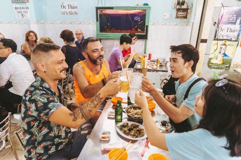 Saigon : Visite privée des ruelles à pied avec plus de 10 dégustationsSaigon : Visite à pied de la cuisine de rue avec un étudiant local