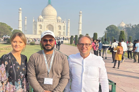 Agra: Taj Mahal Skip-the-Line Tour with Mausoleum Tour with Private Car, Driver and Tour Guide Only