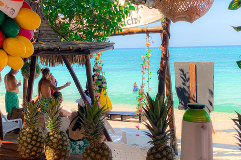 Journée de plage tranquille pour les VIP