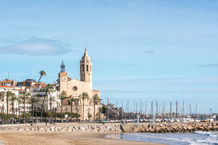 Barcelona: Private Day Trip | Roman Tarragona & Sitges Charm Private Day Trip in Portuguese