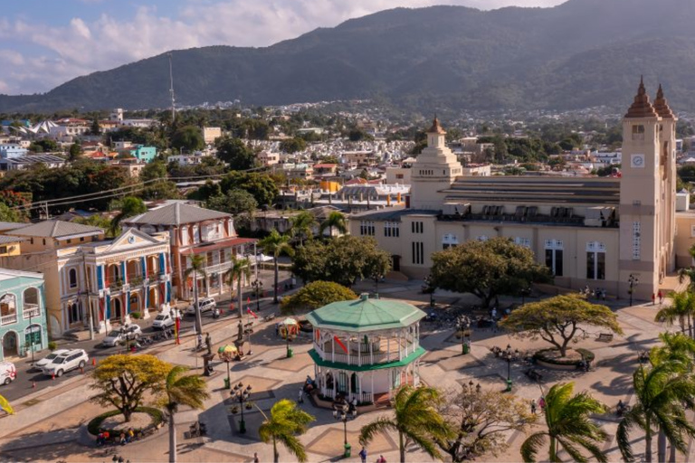 De essentie van Puerto Plata: historische en culturele stadstourPuerto Plata 360: Bezoek het barnsteenmuseum, het centrum van de stad.