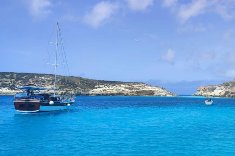 Lampedusa: Luna Celeste Boat Tour with Lunch
