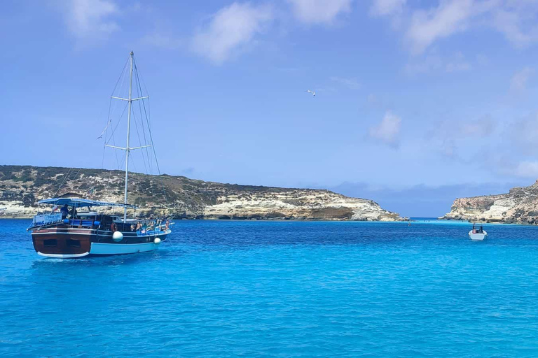 Lampedusa: Luna Celeste Boat Tour with Lunch