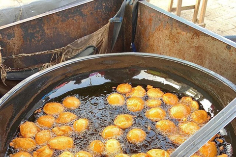 Accra: Guided Food Tour with Market Visit & Family Meal