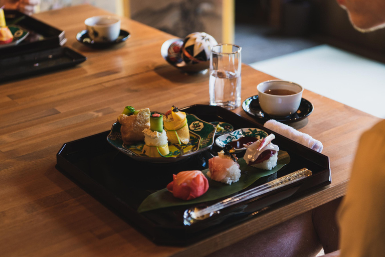 Kanazawa: Temari Sushi Making Class with Instructor