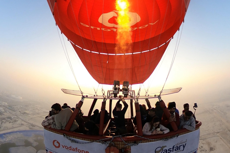 Doha: Sunrise Hot Air Balloon Flight