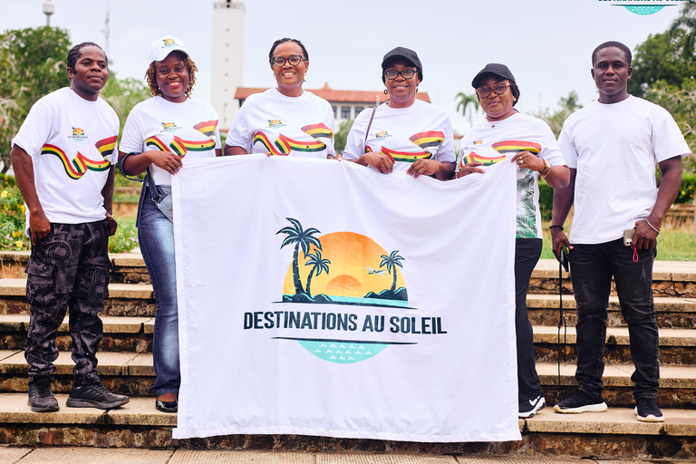Accra: Guided City Tour with Hotel Pickup & Beach Visit