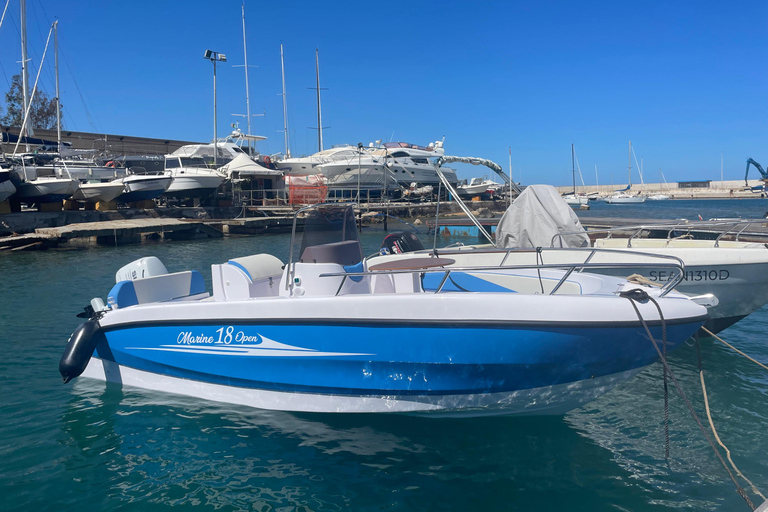 Polignano a Mare Caves and Grottos Tour by Boat with Spritz Polignano a Mare: Caves and Grottos Boat Tour with Spritz