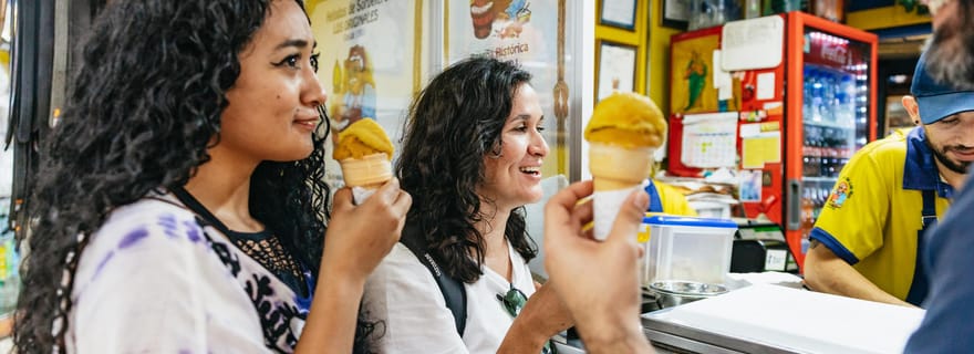 San José: Excursão a Pé pelo Mercado Central com Comidas e Pontos Turísticos