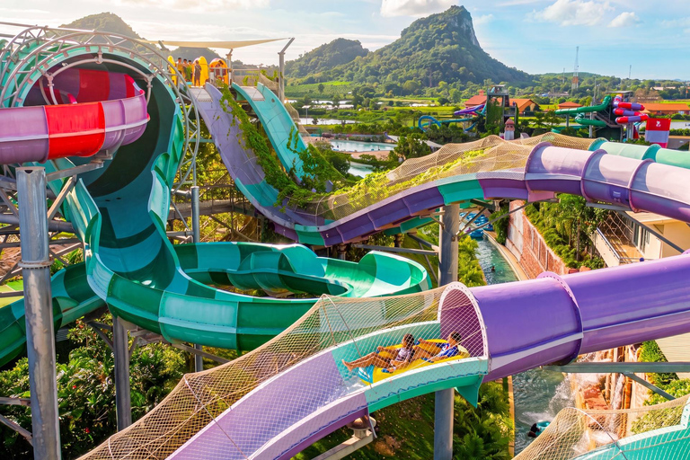 Pattaya: Columbia Pictures Aquaverse Ticket & Hotel Transfer