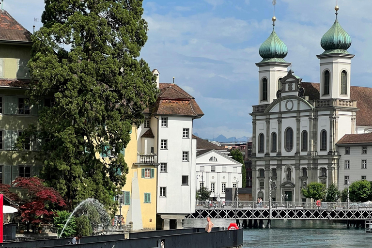 Lucerne: Private Transfer to Geneva with Montreux Stop