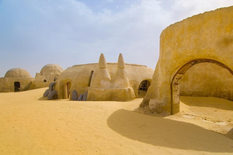 From Djerba: 2-Day Tozeur & Sahara Tour , Oasis & Star Wars