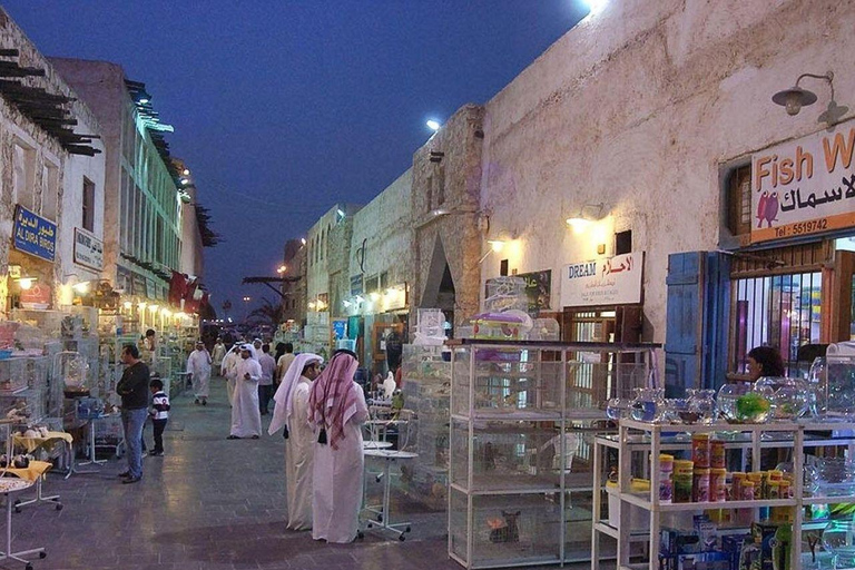 Doha: Guided Night Tour with Lights, Culture & Landmarks