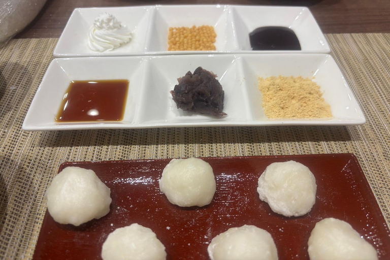 Quioto: experiência tradicional de mochi com degustaçãoQuioto: Experiência tradicional de bater mochi com degustação